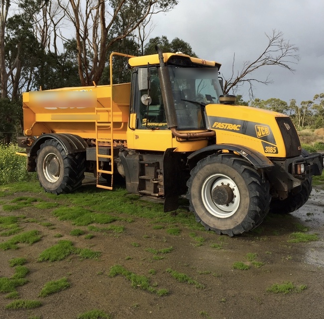 JCB Fastrac 3185 Spreader Machinery & Equipment Tractors